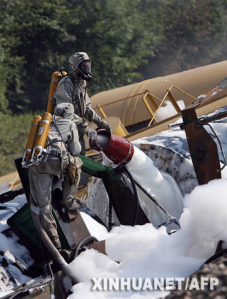 7��19�գ����ڿ����������ַ��ݣ���Ԯ��Ա�����ĳ���������ĭ�����죬�ڿ����������������������ý�巢������ͨ��˵�������ͻ��׵��г������ж���ҽ������������152�ˣ����а���27����ͯ��16�����磬�ڿ����������ַ��ݲ�˹�������������г��ѹ��¹ʡ�15�����ػ��׵ĳ����㸲������6�ڳ������ȼ�ա������5��Сʱ���������������ж������γɶ����Ʋ㣬��Ⱦ�˸���14����������